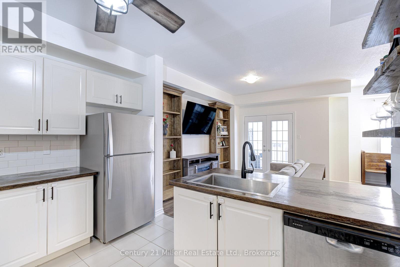 24 HUGILL WAY, Hamilton (Waterdown), Ontario, L8B0A2 — Photo 12