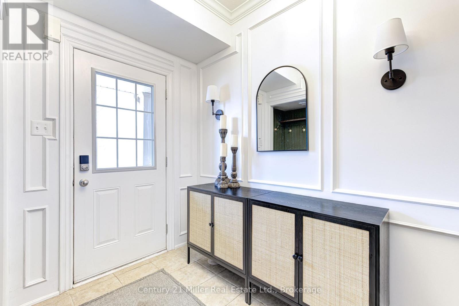 24 HUGILL WAY, Hamilton (Waterdown), Ontario, L8B0A2 — Photo 4