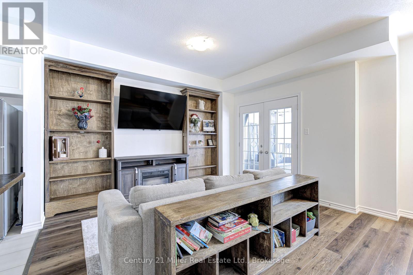 24 HUGILL WAY, Hamilton (Waterdown), Ontario, L8B0A2 — Photo 6