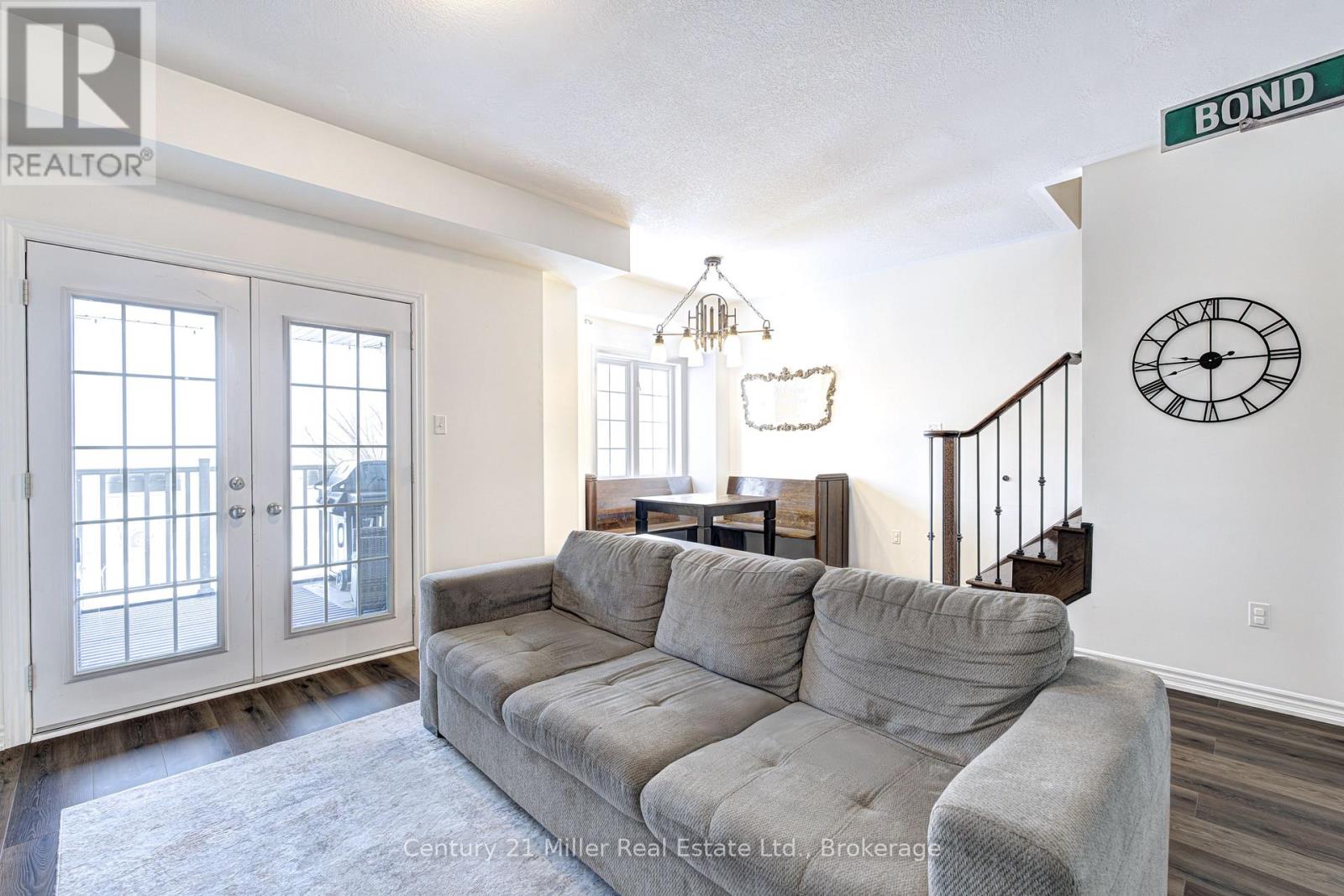 24 HUGILL WAY, Hamilton (Waterdown), Ontario, L8B0A2 — Photo 7