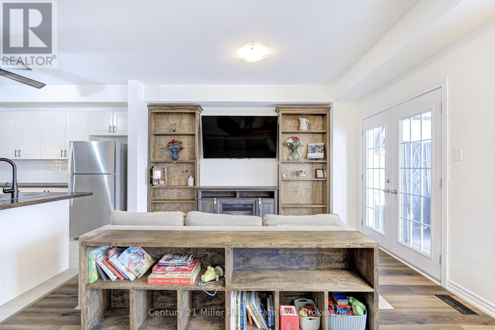 24 HUGILL WAY, Hamilton (Waterdown), Ontario, L8B0A2 — Photo 9