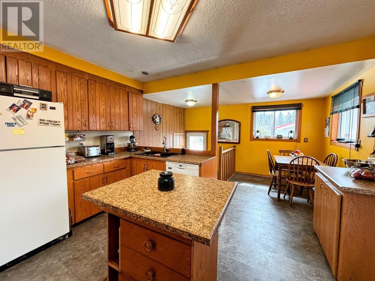 14 Lloyd Irwin ST, Marathon, Ontario, P0T2E0 — Photo 10