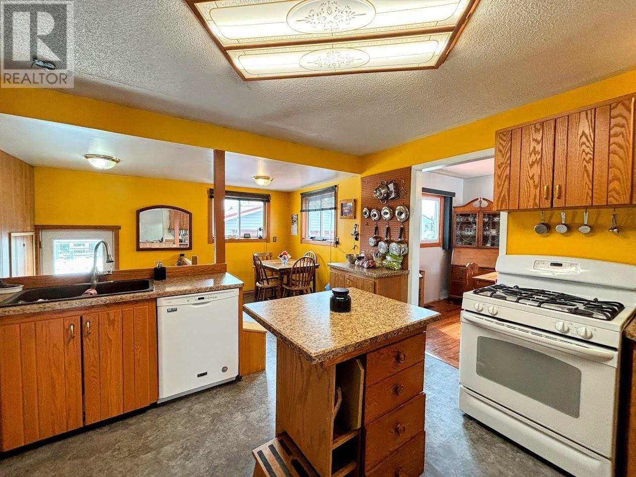 14 Lloyd Irwin ST, Marathon, Ontario, P0T2E0 — Photo 9