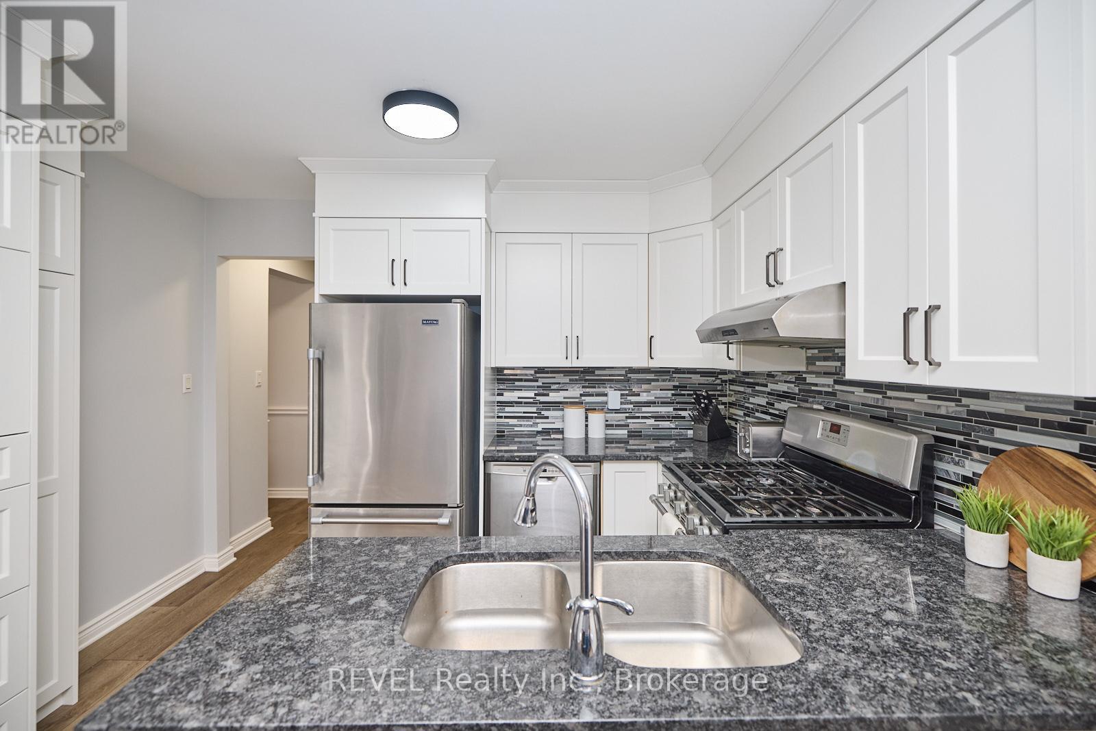 8007 OAKRIDGE DRIVE, Niagara Falls (Mt. Carmel), Ontario, L2H2W1 — Photo 18