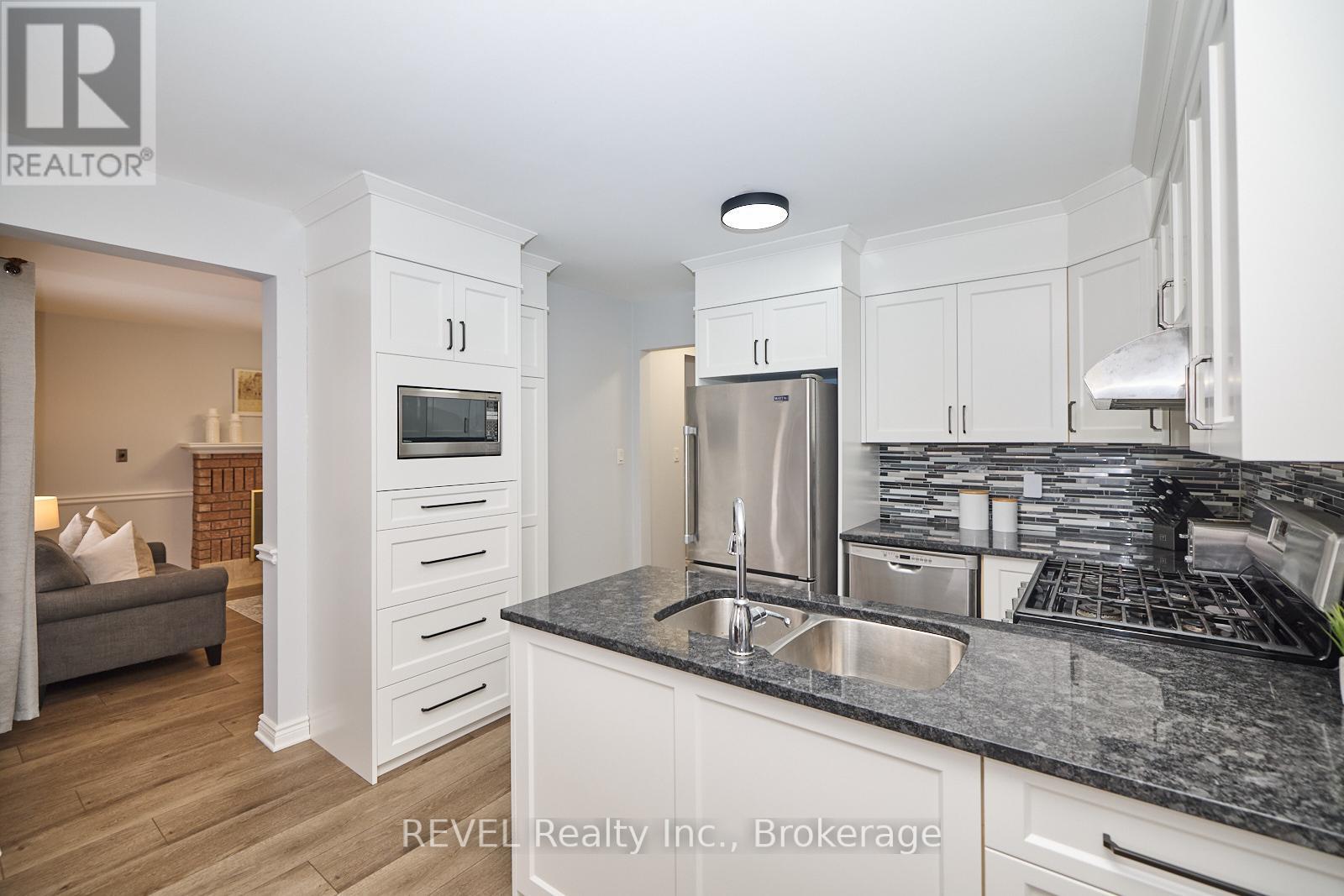 8007 OAKRIDGE DRIVE, Niagara Falls (Mt. Carmel), Ontario, L2H2W1 — Photo 19