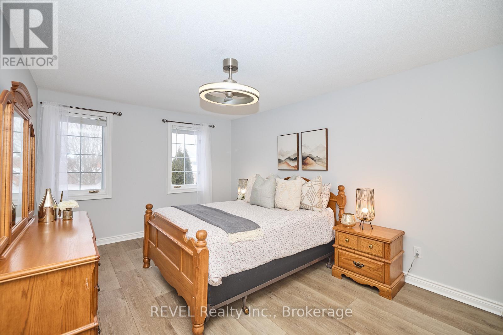 8007 OAKRIDGE DRIVE, Niagara Falls (Mt. Carmel), Ontario, L2H2W1 — Photo 25