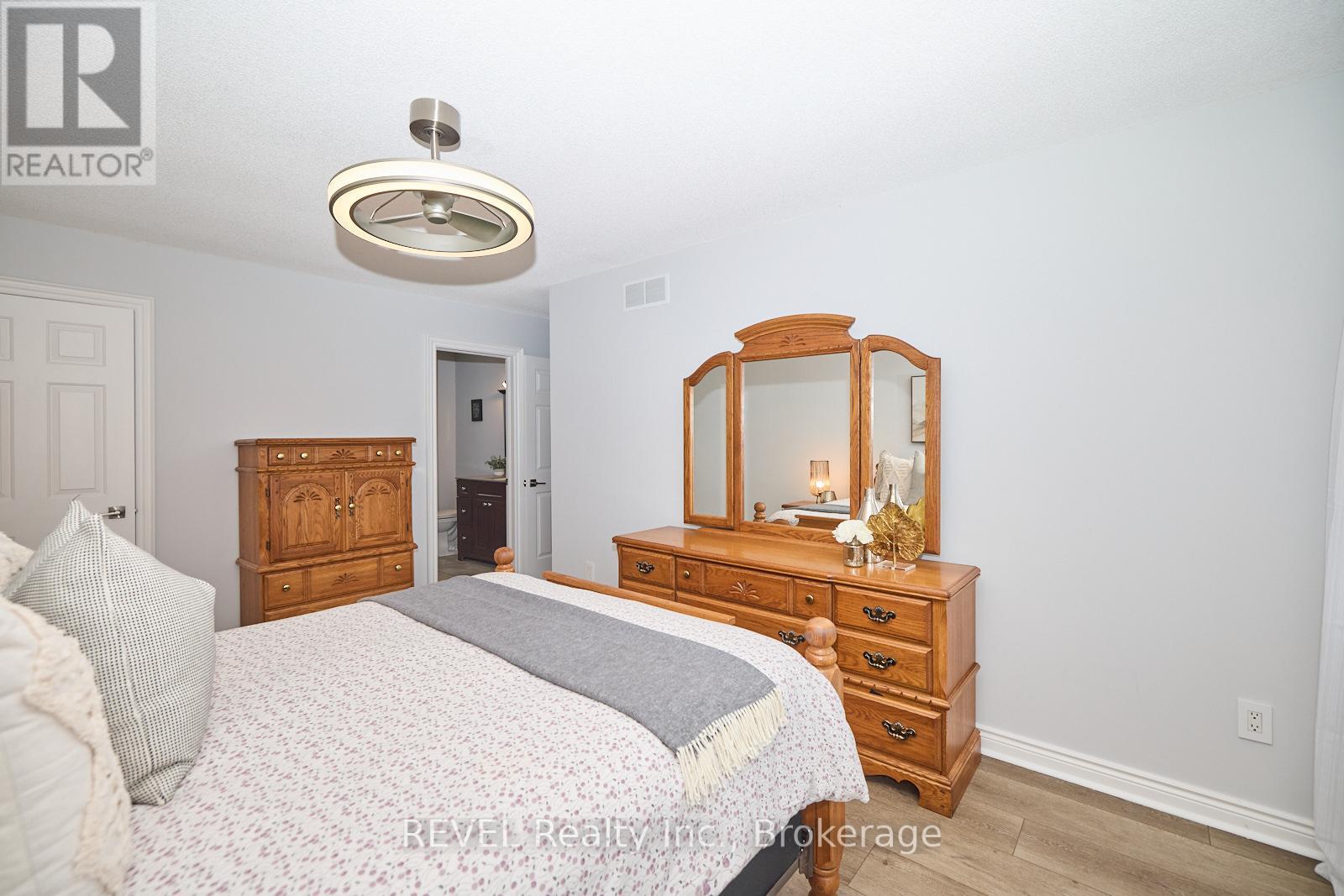 8007 OAKRIDGE DRIVE, Niagara Falls (Mt. Carmel), Ontario, L2H2W1 — Photo 28