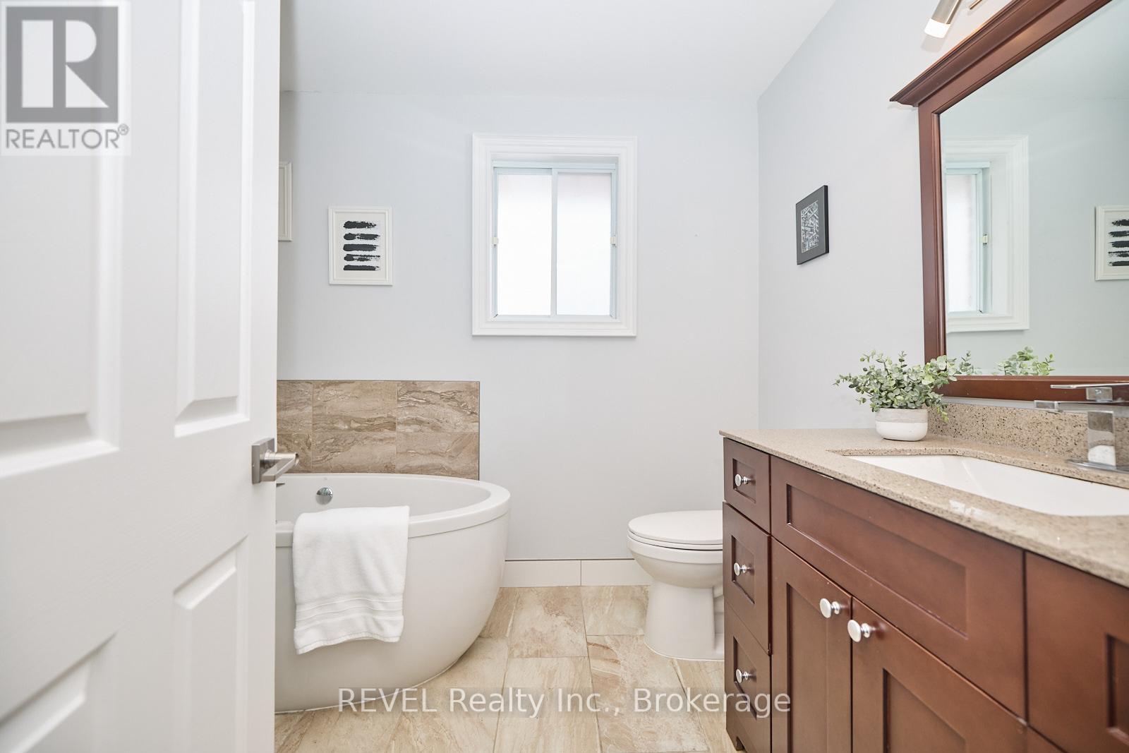 8007 OAKRIDGE DRIVE, Niagara Falls (Mt. Carmel), Ontario, L2H2W1 — Photo 29