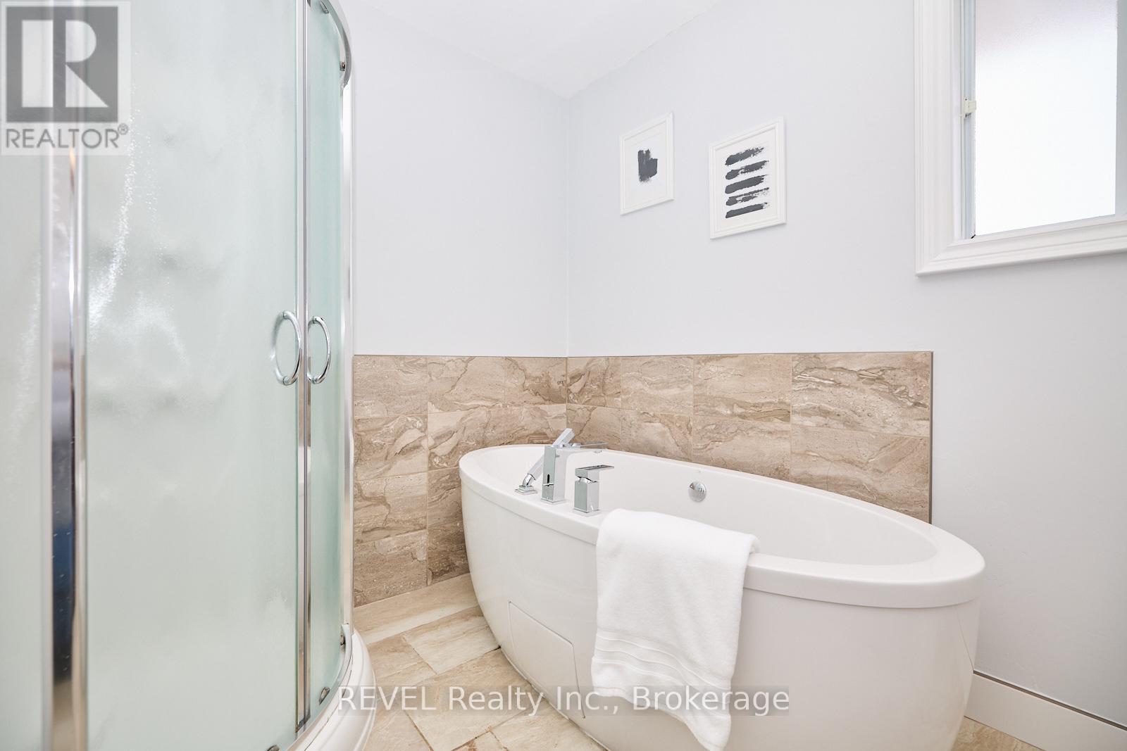 8007 OAKRIDGE DRIVE, Niagara Falls (Mt. Carmel), Ontario, L2H2W1 — Photo 30