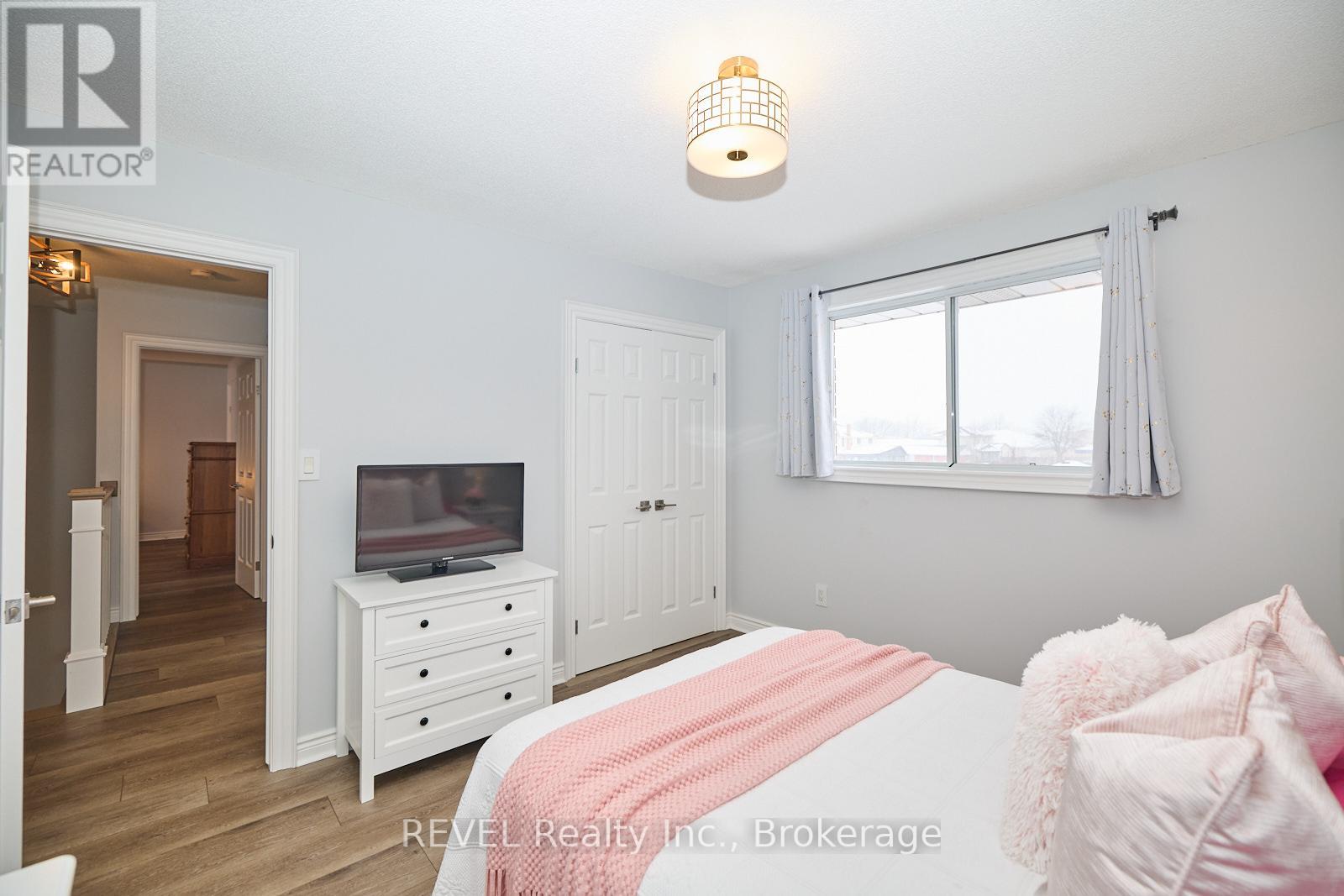 8007 OAKRIDGE DRIVE, Niagara Falls (Mt. Carmel), Ontario, L2H2W1 — Photo 35