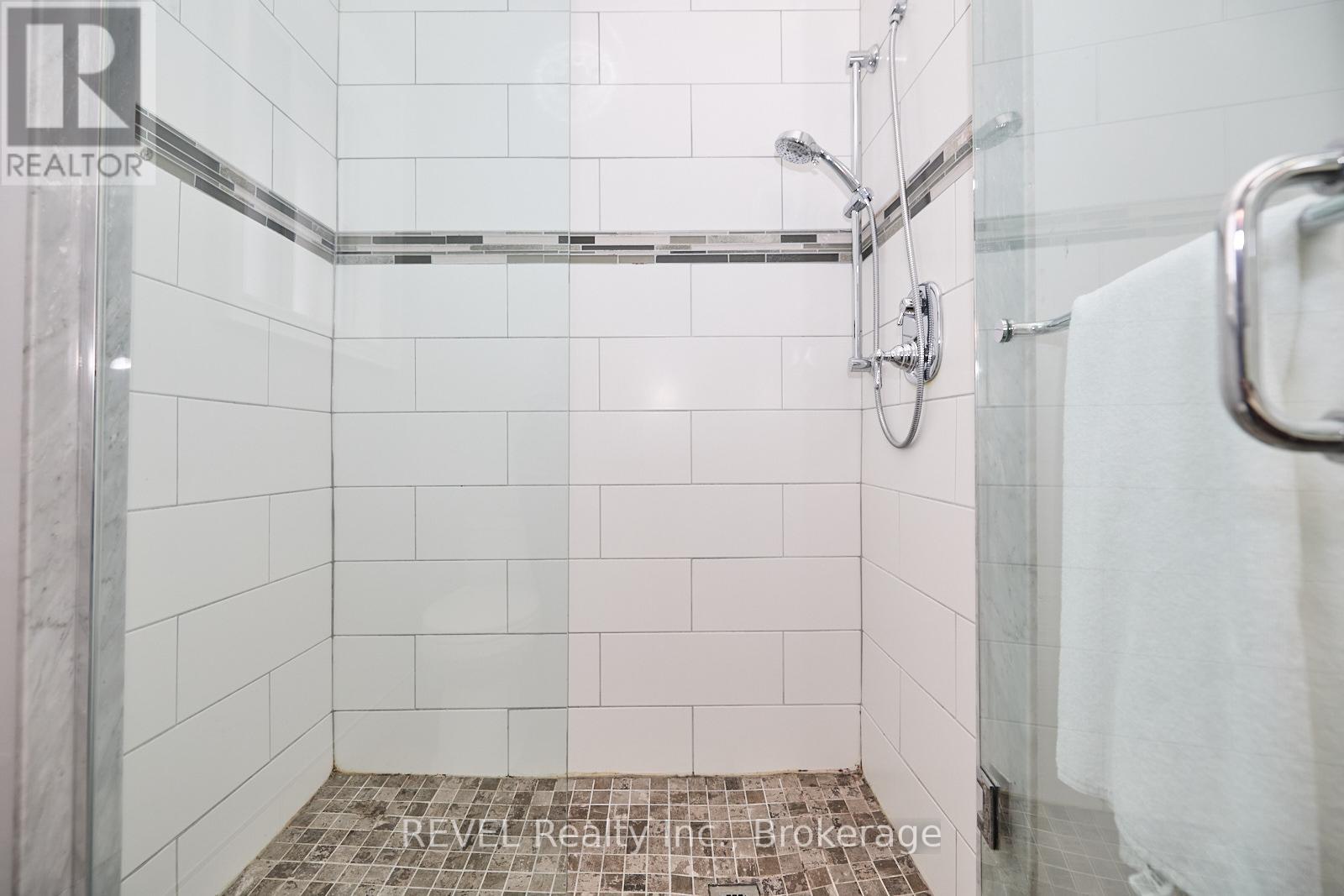 8007 OAKRIDGE DRIVE, Niagara Falls (Mt. Carmel), Ontario, L2H2W1 — Photo 39