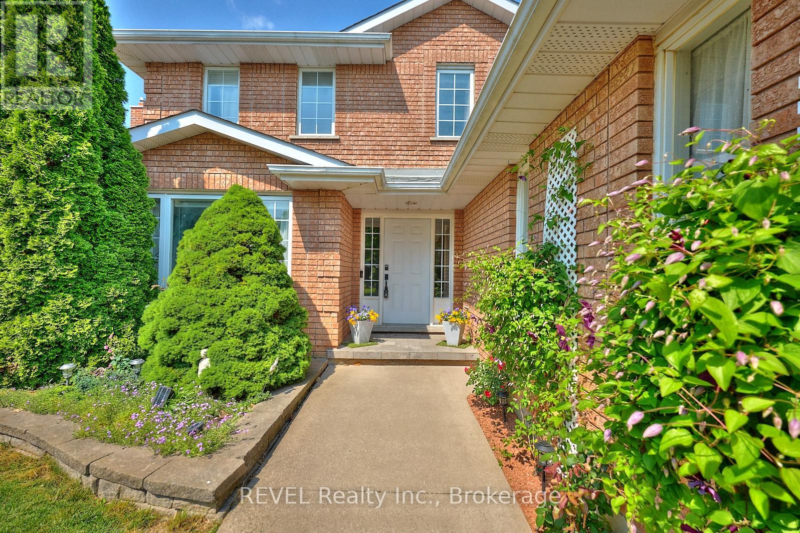 8007 OAKRIDGE DRIVE, Niagara Falls (Mt. Carmel), Ontario, L2H2W1 — Photo 5