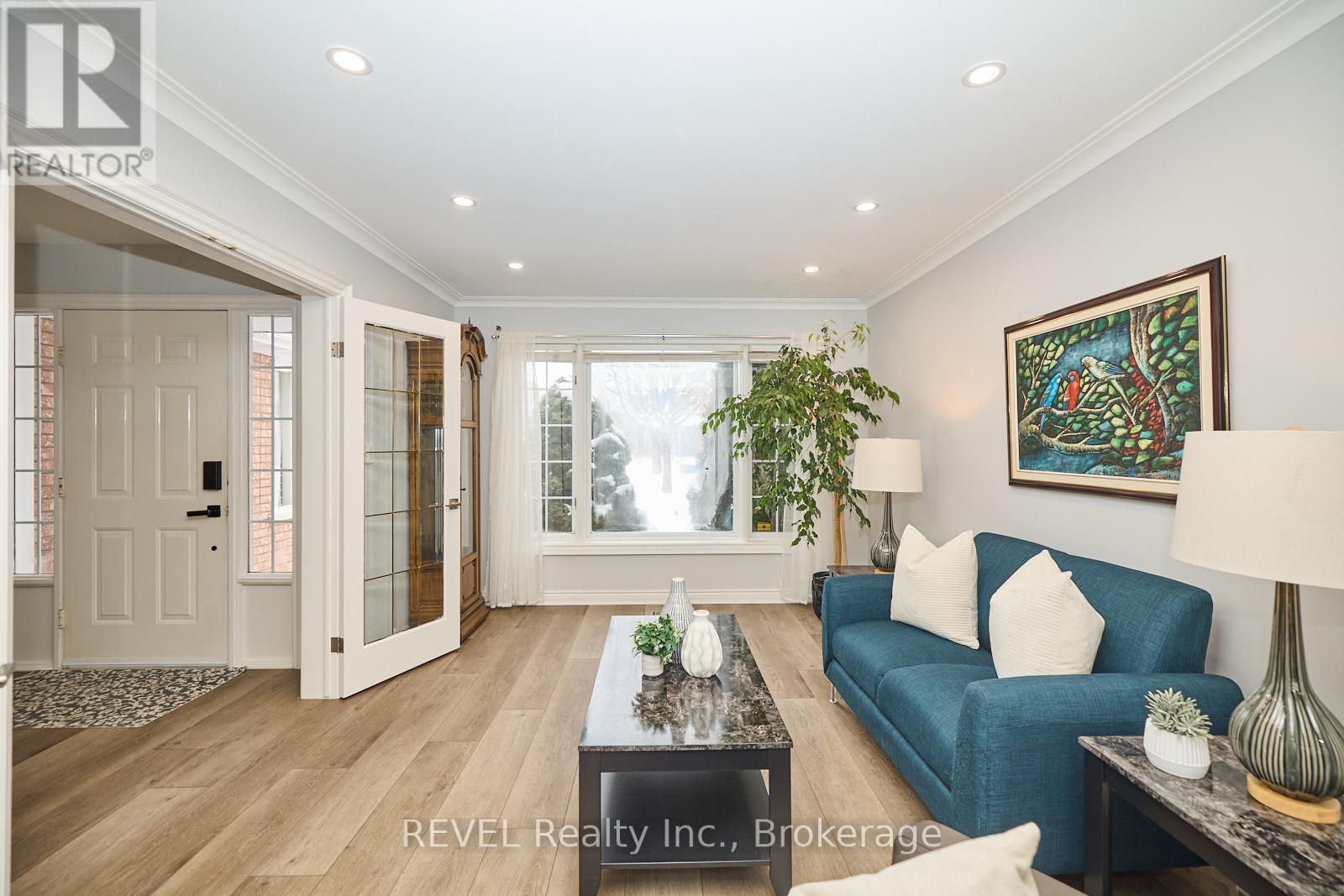 8007 OAKRIDGE DRIVE, Niagara Falls (Mt. Carmel), Ontario, L2H2W1 — Photo 9