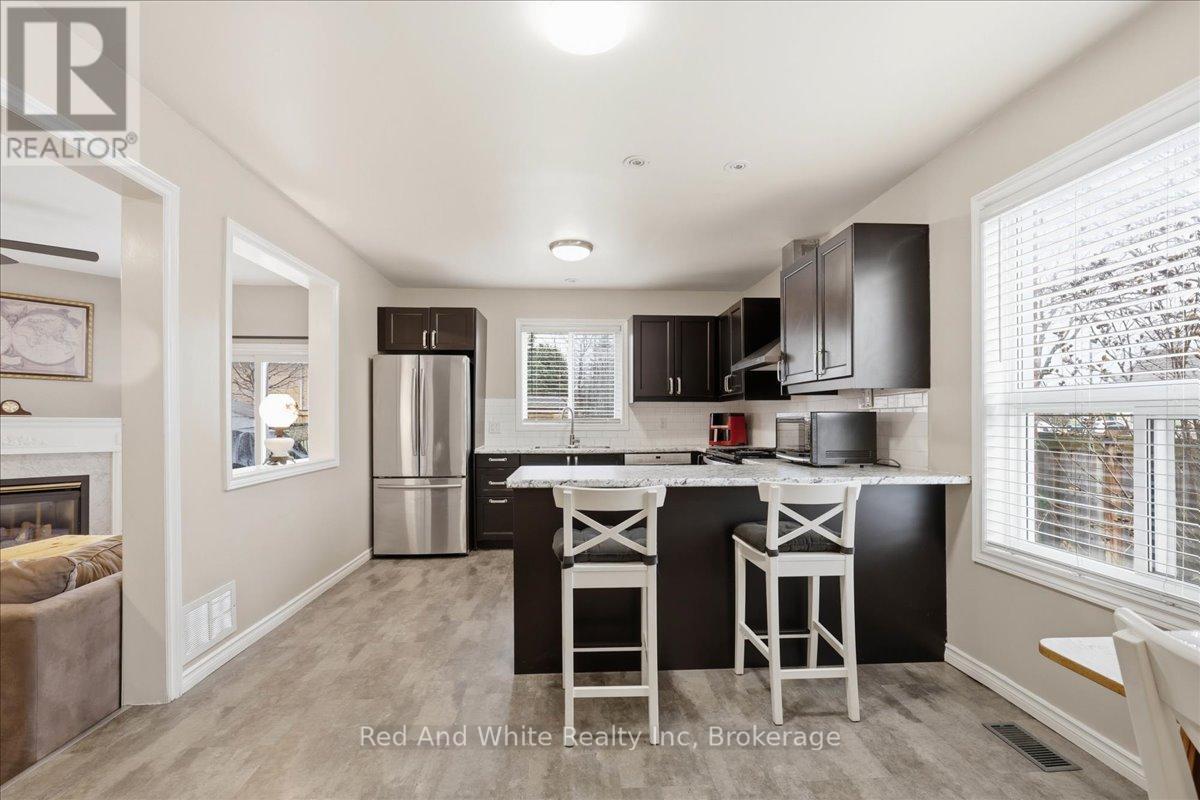 103 DOWNING CRESCENT, Barrie (Holly), Ontario, L4N8V5 — Photo 10