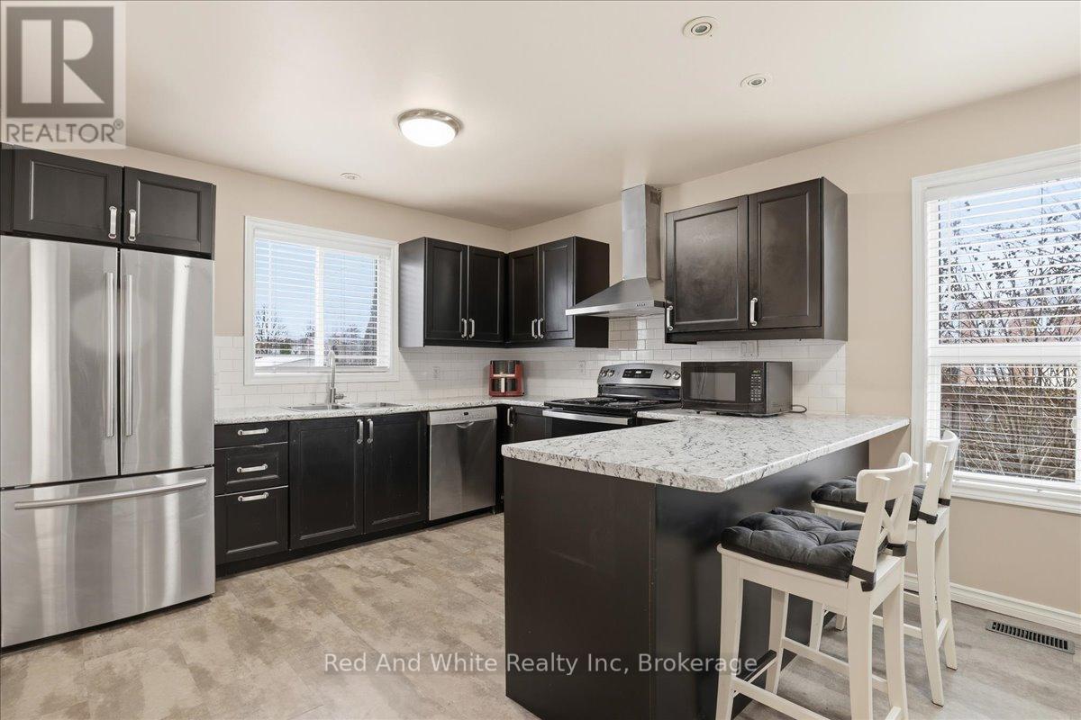 103 DOWNING CRESCENT, Barrie (Holly), Ontario, L4N8V5 — Photo 12