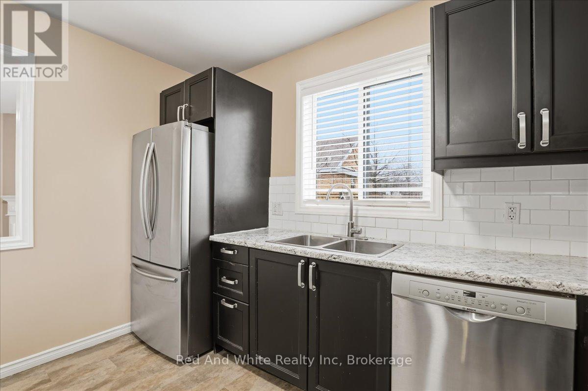 103 DOWNING CRESCENT, Barrie (Holly), Ontario, L4N8V5 — Photo 16