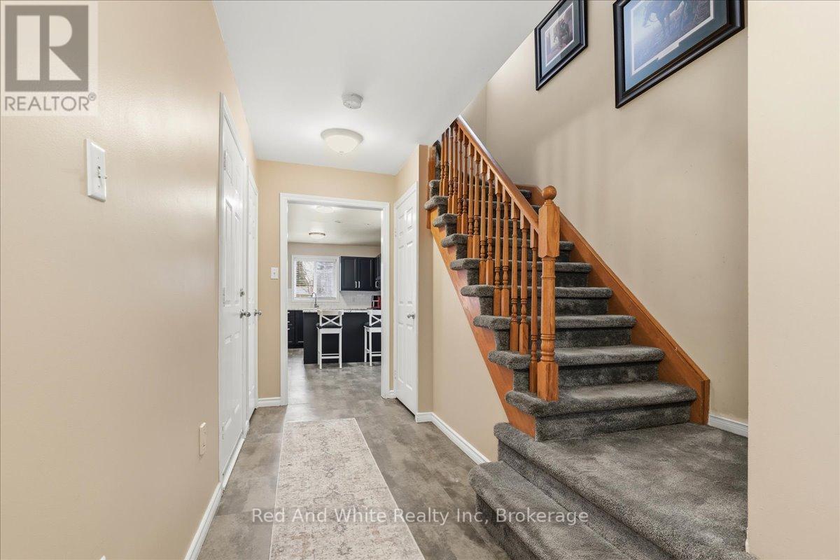 103 DOWNING CRESCENT, Barrie (Holly), Ontario, L4N8V5 — Photo 8