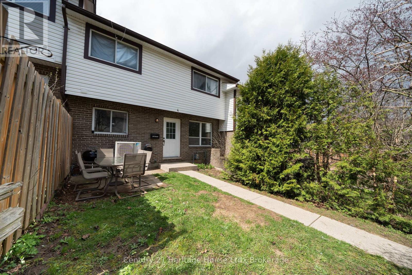4 - 391 PIONEER DRIVE, Kitchener, Ontario, N2P1L8 — Photo 3