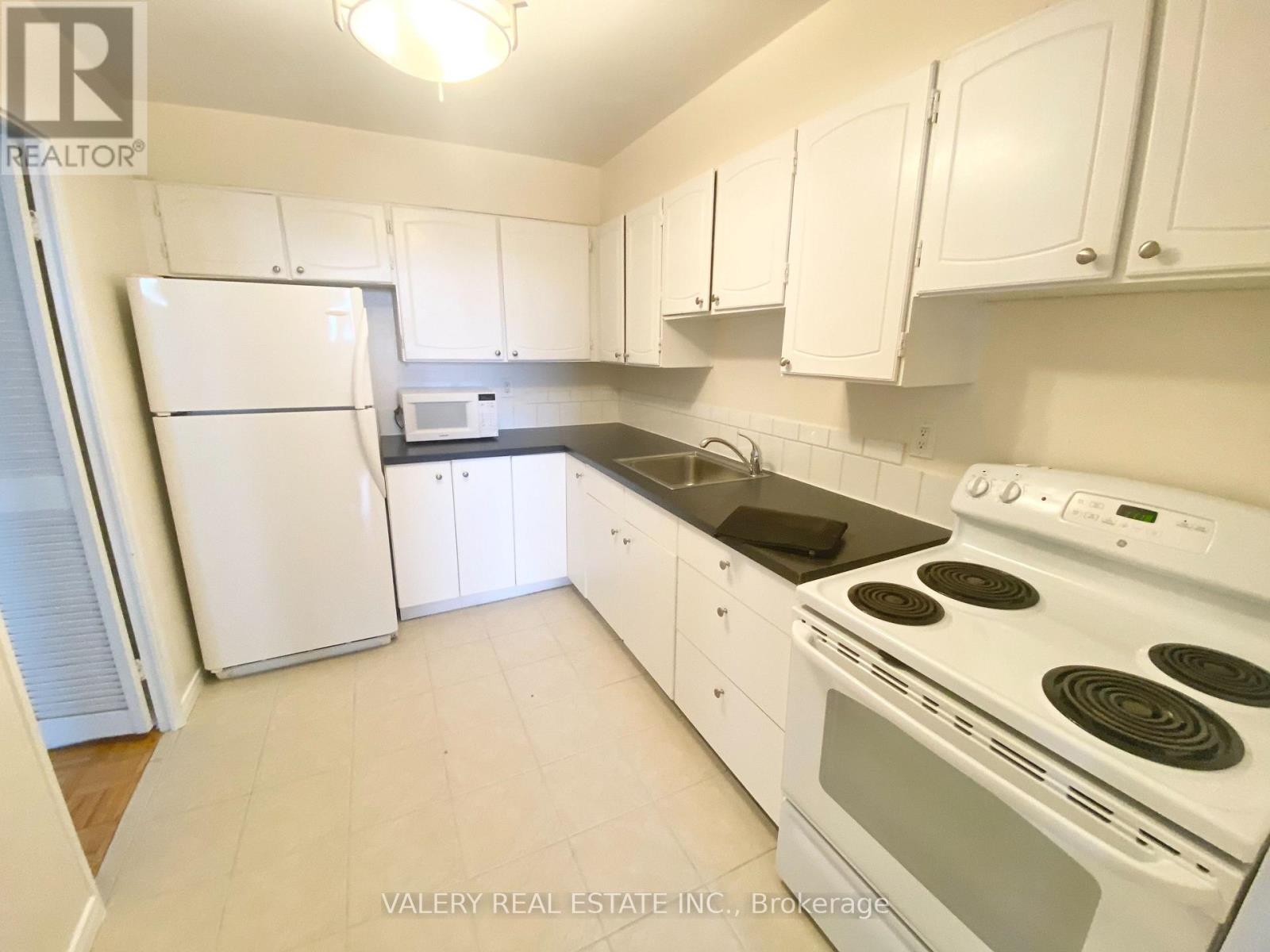 711 - 10 EDGECLIFF GOLFWAY, Toronto (Flemingdon Park), Ontario, M3C3A3 — Photo 2