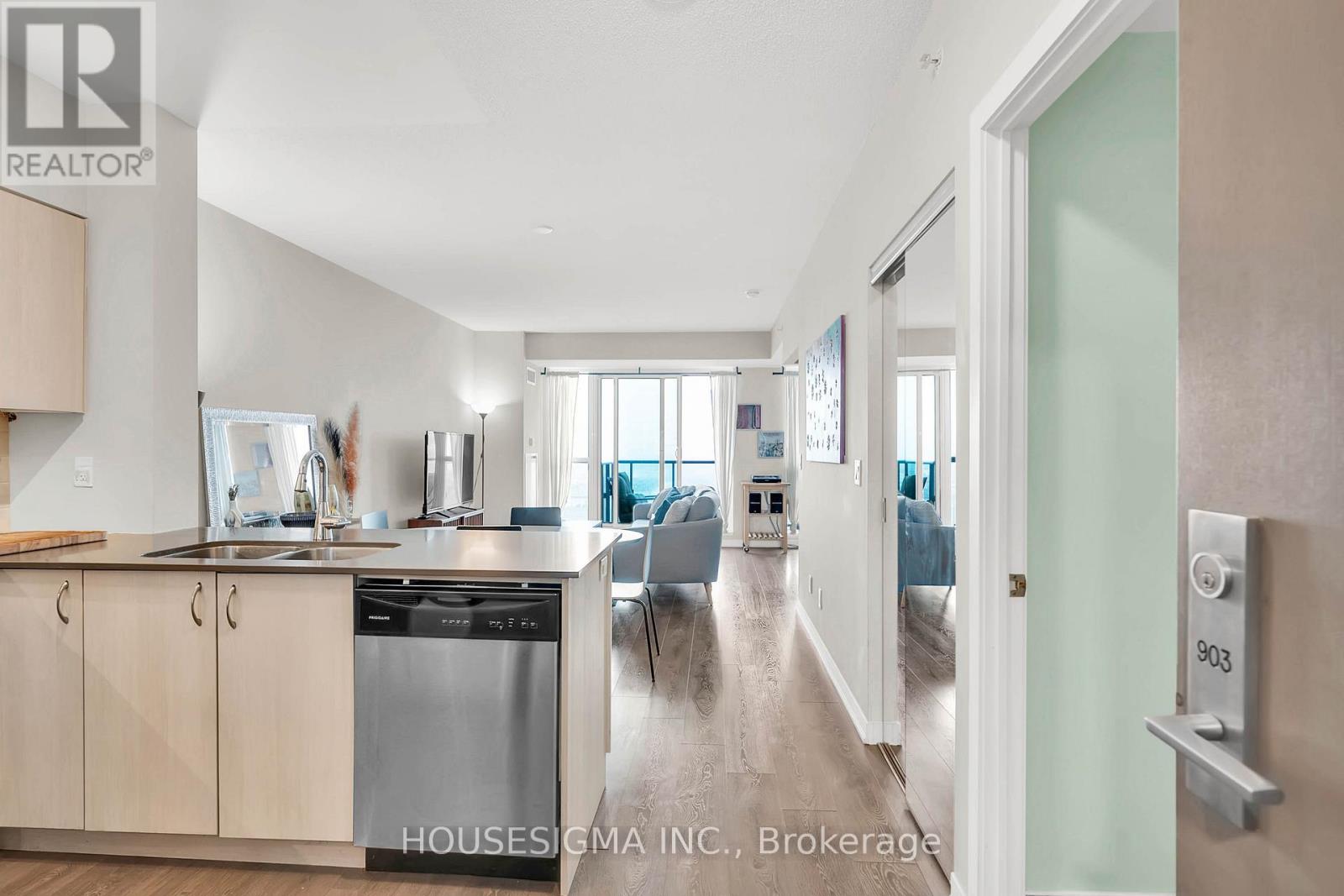 903 - 69 LYNN WILLIAMS STREET, Toronto (Niagara), Ontario, M6K3R7 — Photo 5