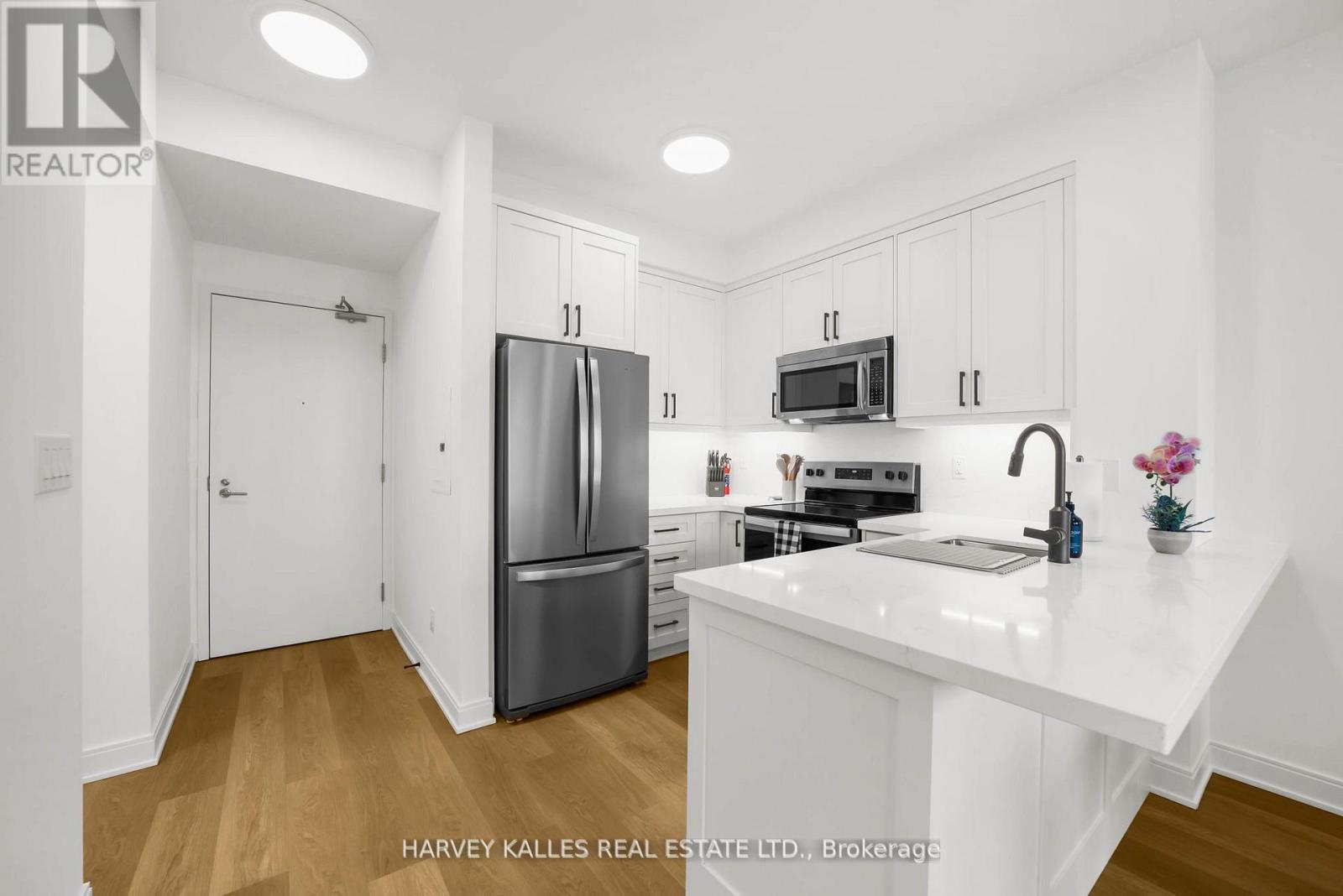 1606 - 18 YORKVILLE AVENUE, Toronto (Annex), Ontario, M4W0B1 — Photo 11