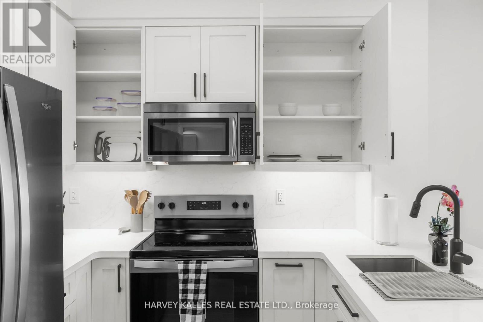 1606 - 18 YORKVILLE AVENUE, Toronto (Annex), Ontario, M4W0B1 — Photo 16