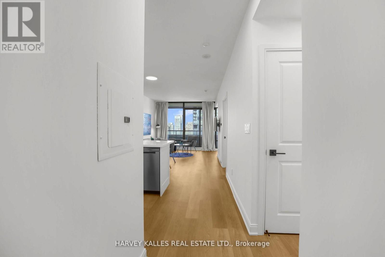 1606 - 18 YORKVILLE AVENUE, Toronto (Annex), Ontario, M4W0B1 — Photo 3