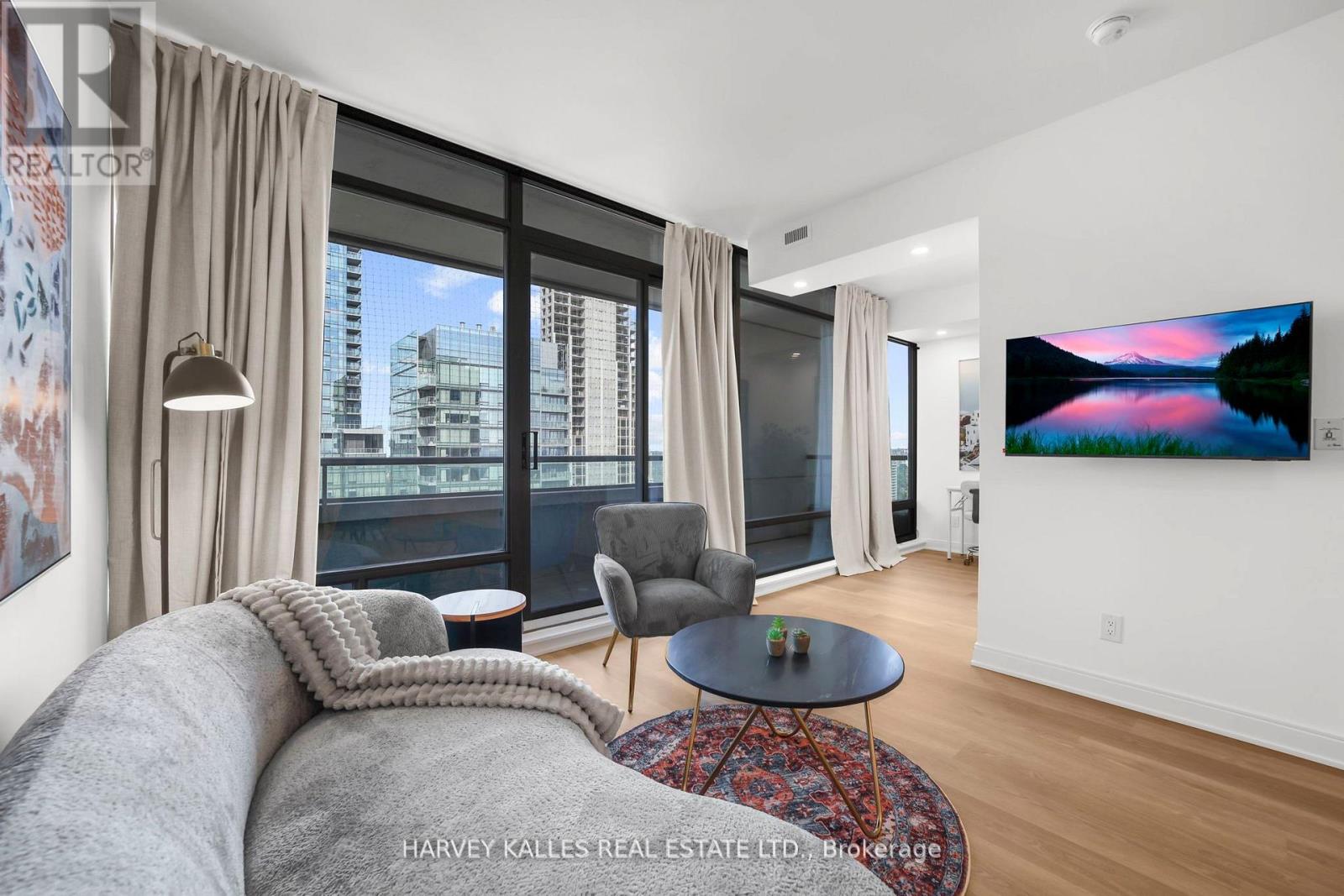 1606 - 18 YORKVILLE AVENUE, Toronto (Annex), Ontario, M4W0B1 — Photo 6