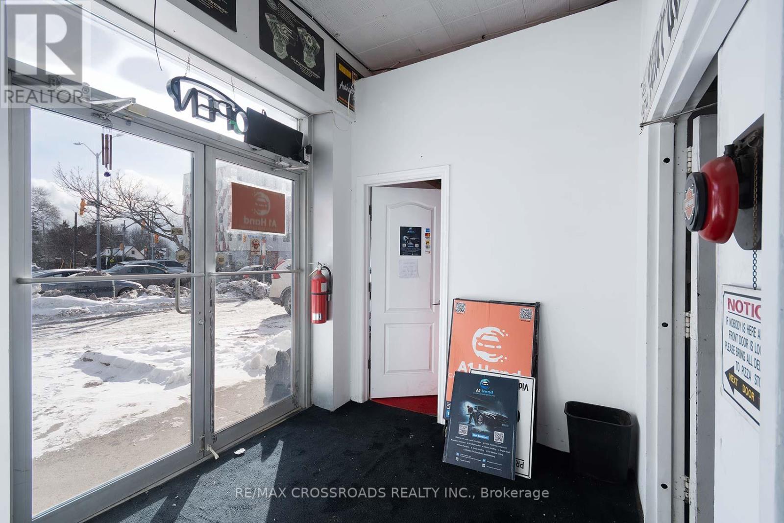 2230 KINGSTON ROAD, Toronto (Birchcliffe-Cliffside), Ontario, M1N1T9 — Photo 4