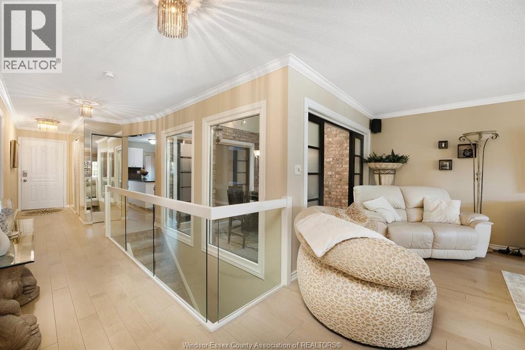 438 MARTINIQUE AVENUE, Windsor, Ontario, N8P1G7 — Photo 3