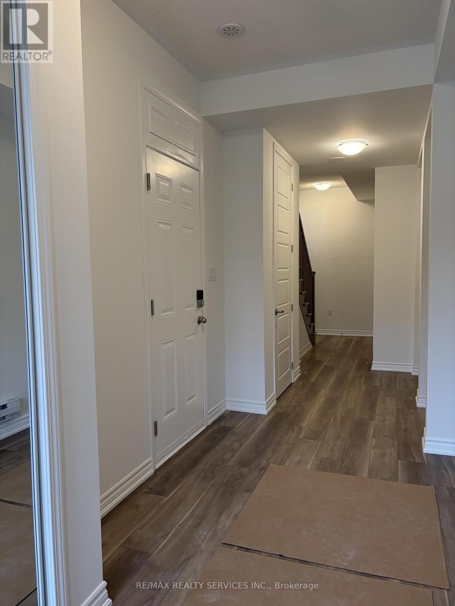 92 YORKSHIRE DRIVE, Barrie, Ontario, L9J1B4 — Photo 3