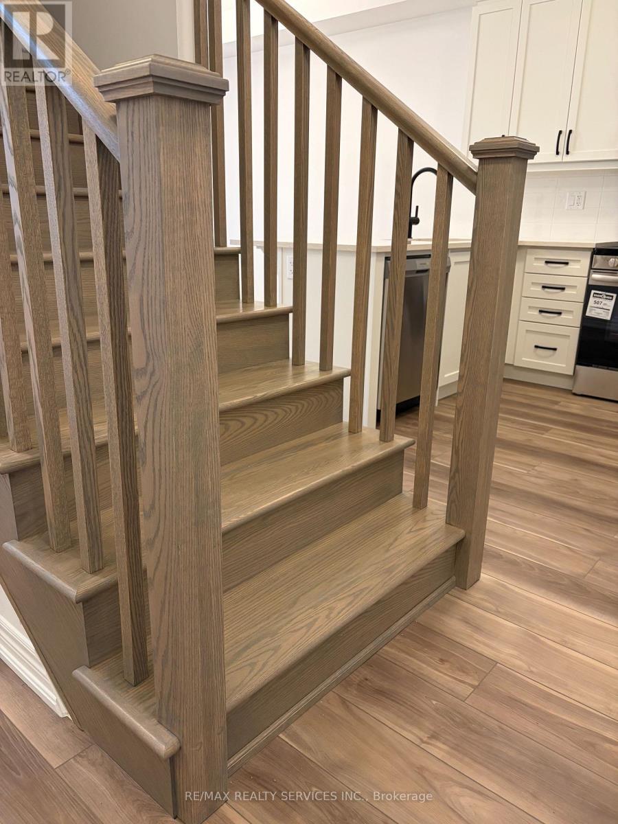 92 YORKSHIRE DRIVE, Barrie, Ontario, L9J1B4 — Photo 8