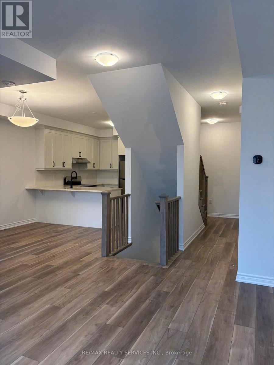 92 YORKSHIRE DRIVE, Barrie, Ontario, L9J1B4 — Photo 9