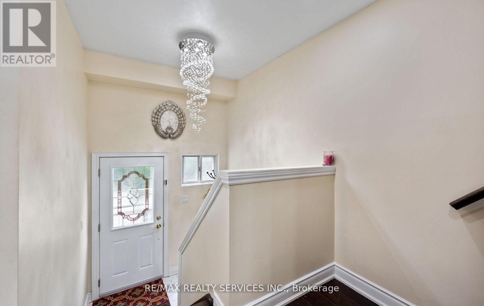 124 - 124 BARONWOOD COURT, Brampton (Brampton North), Ontario, L6V3H7 — Photo 6