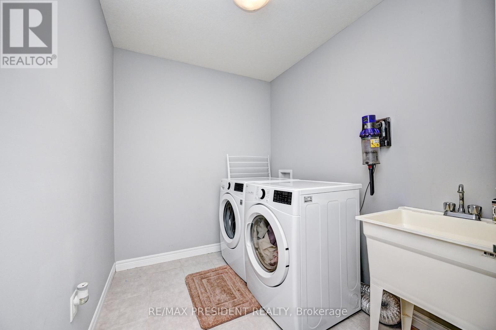 552 FLORENCEDALE CRESCENT, Kitchener, Ontario, N2R0N3 — Photo 12