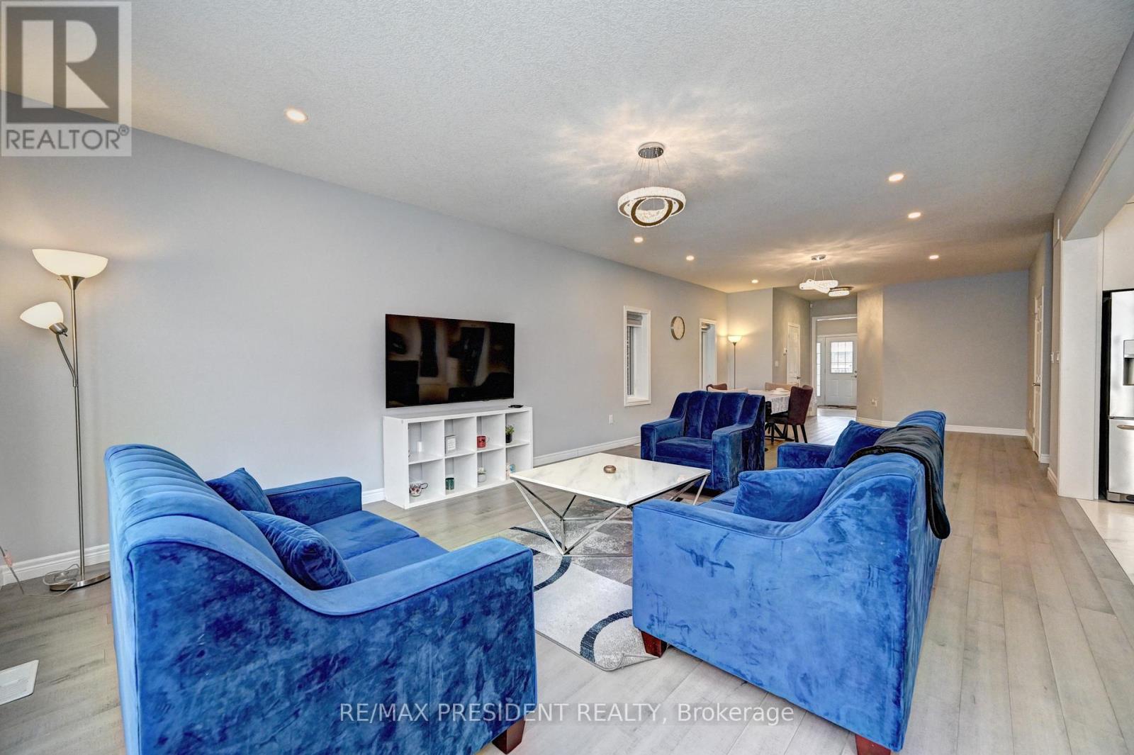 552 FLORENCEDALE CRESCENT, Kitchener, Ontario, N2R0N3 — Photo 3