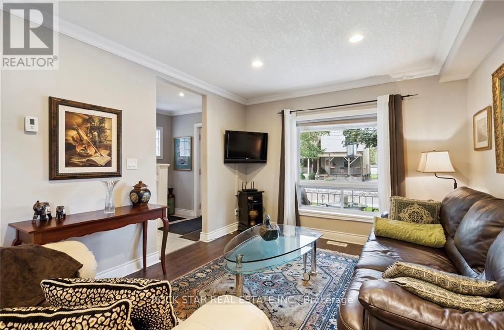 34 CLIFF AVENUE, Hamilton (Eastmount), Ontario, L8V2R9 — Photo 4