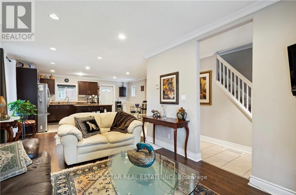 34 CLIFF AVENUE, Hamilton (Eastmount), Ontario, L8V2R9 — Photo 6