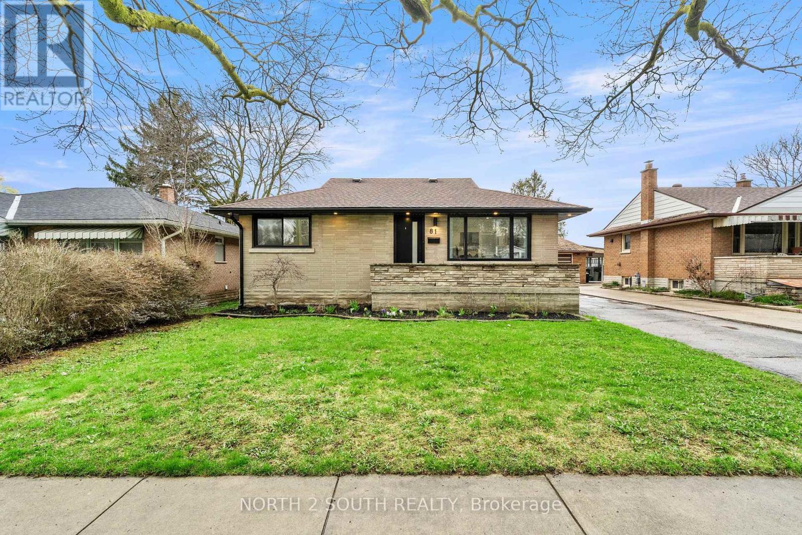 81 CLARK AVENUE, Kitchener, Ontario, N2C1Y1 — Photo 2