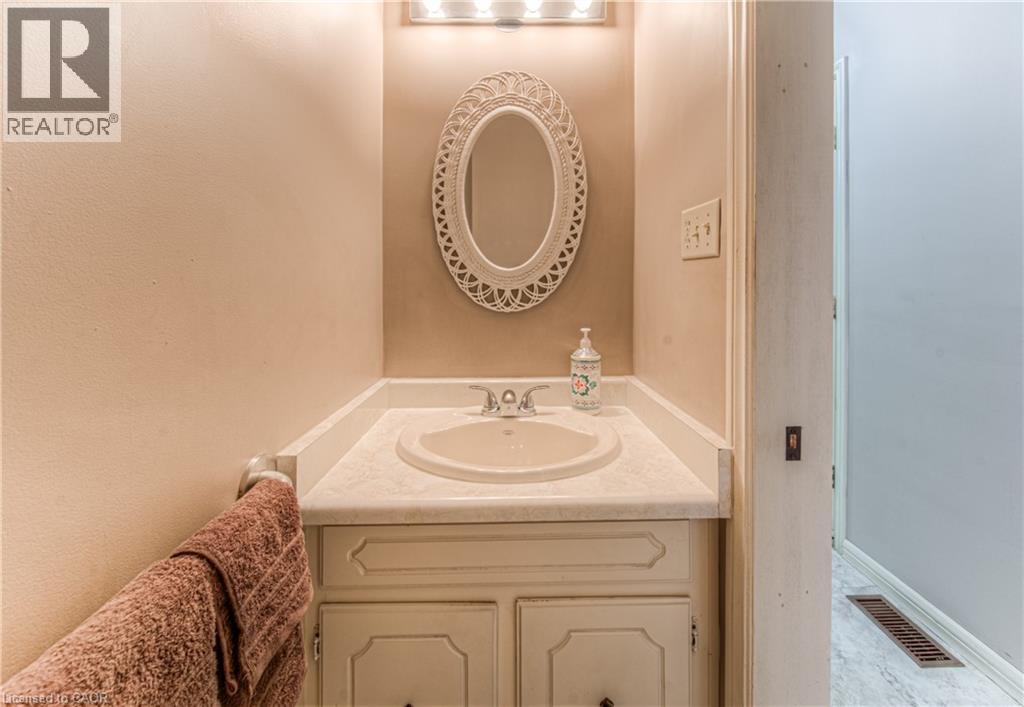 65 TRAILVIEW Drive, Kitchener, Ontario, N2N1P7 — Photo 8