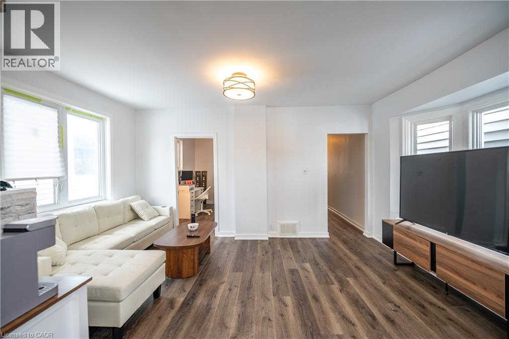 92 FREDERICK Avenue, Hamilton, Ontario, L8H4K6 — Photo 7