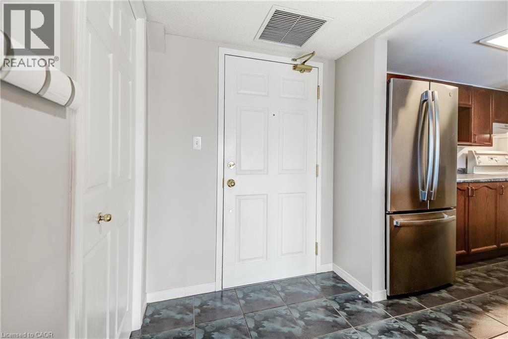 216 PLAINS Road W Unit# 306E, Burlington, Ontario, L7T4K8 — Photo 4