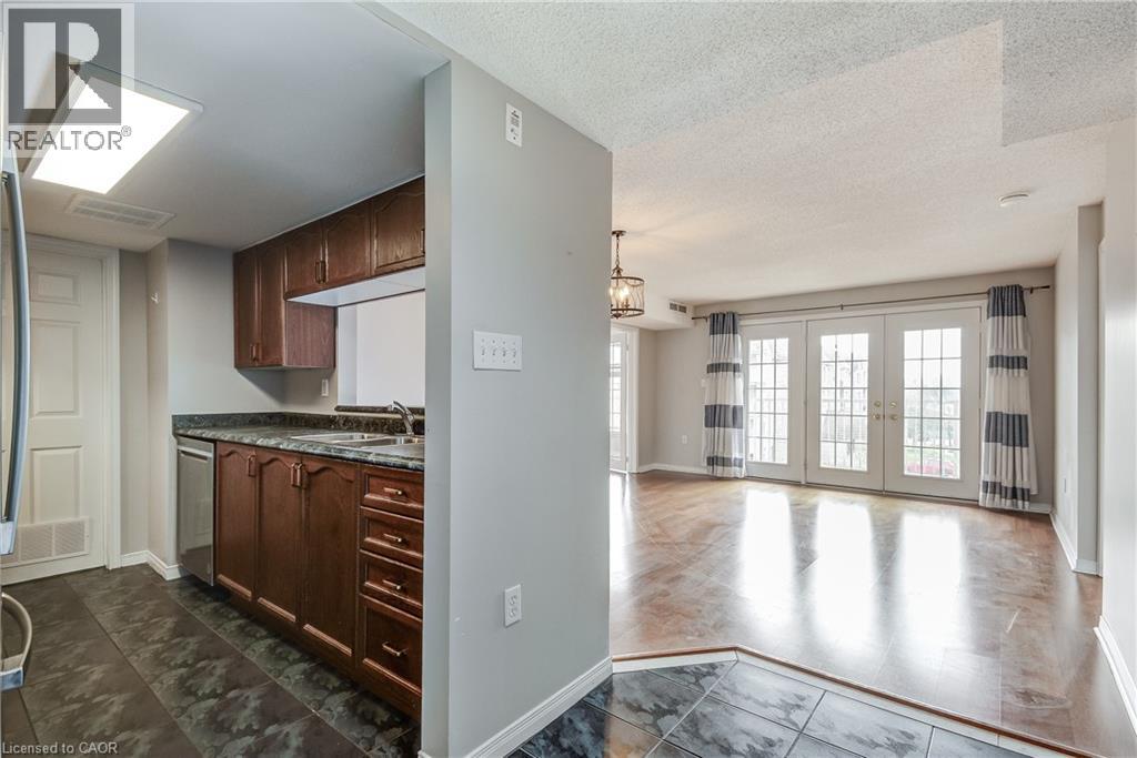 216 PLAINS Road W Unit# 306E, Burlington, Ontario, L7T4K8 — Photo 5