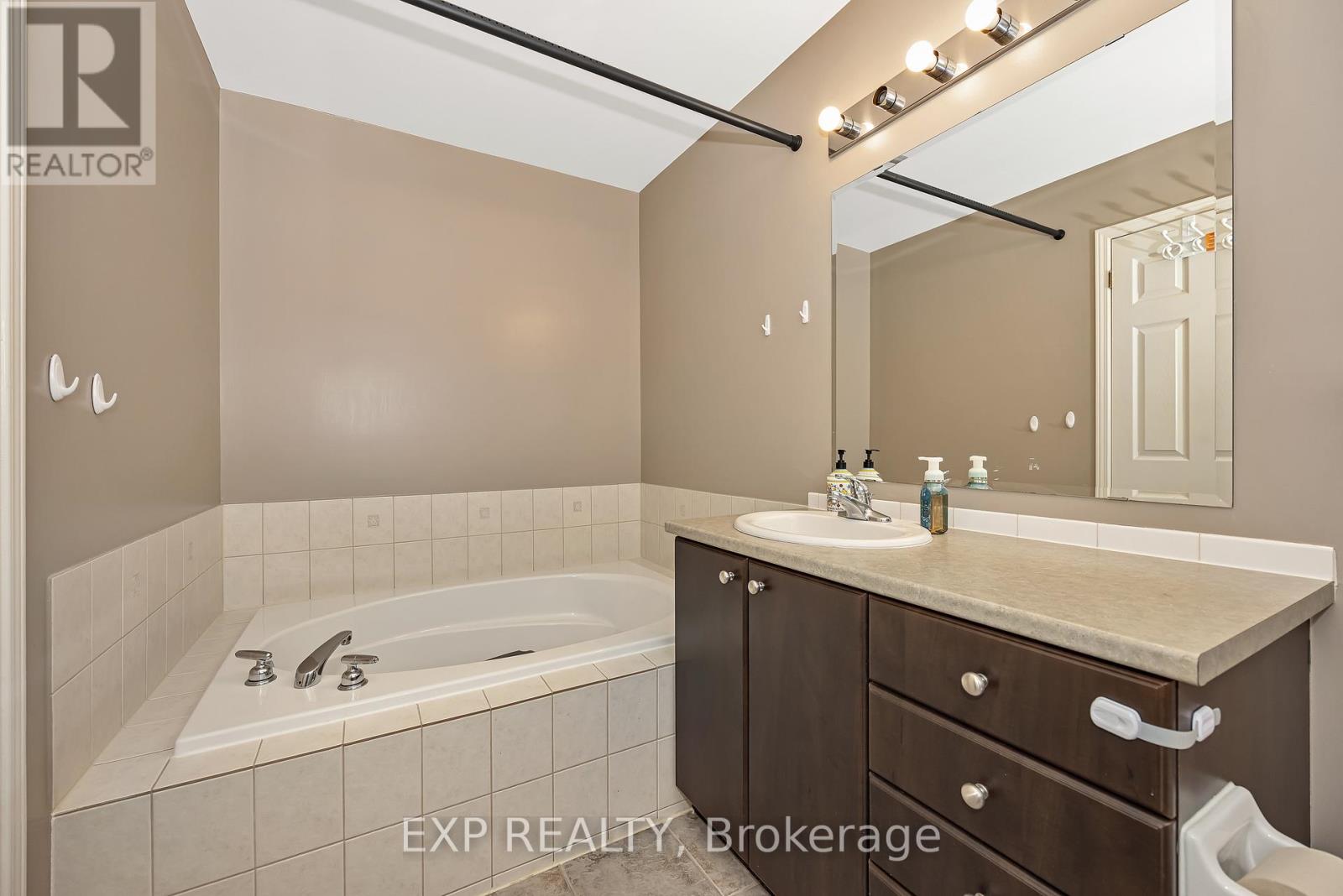 359 BAKEWELL CRESCENT, Ottawa, Ontario, K2G7E9 — Photo 11