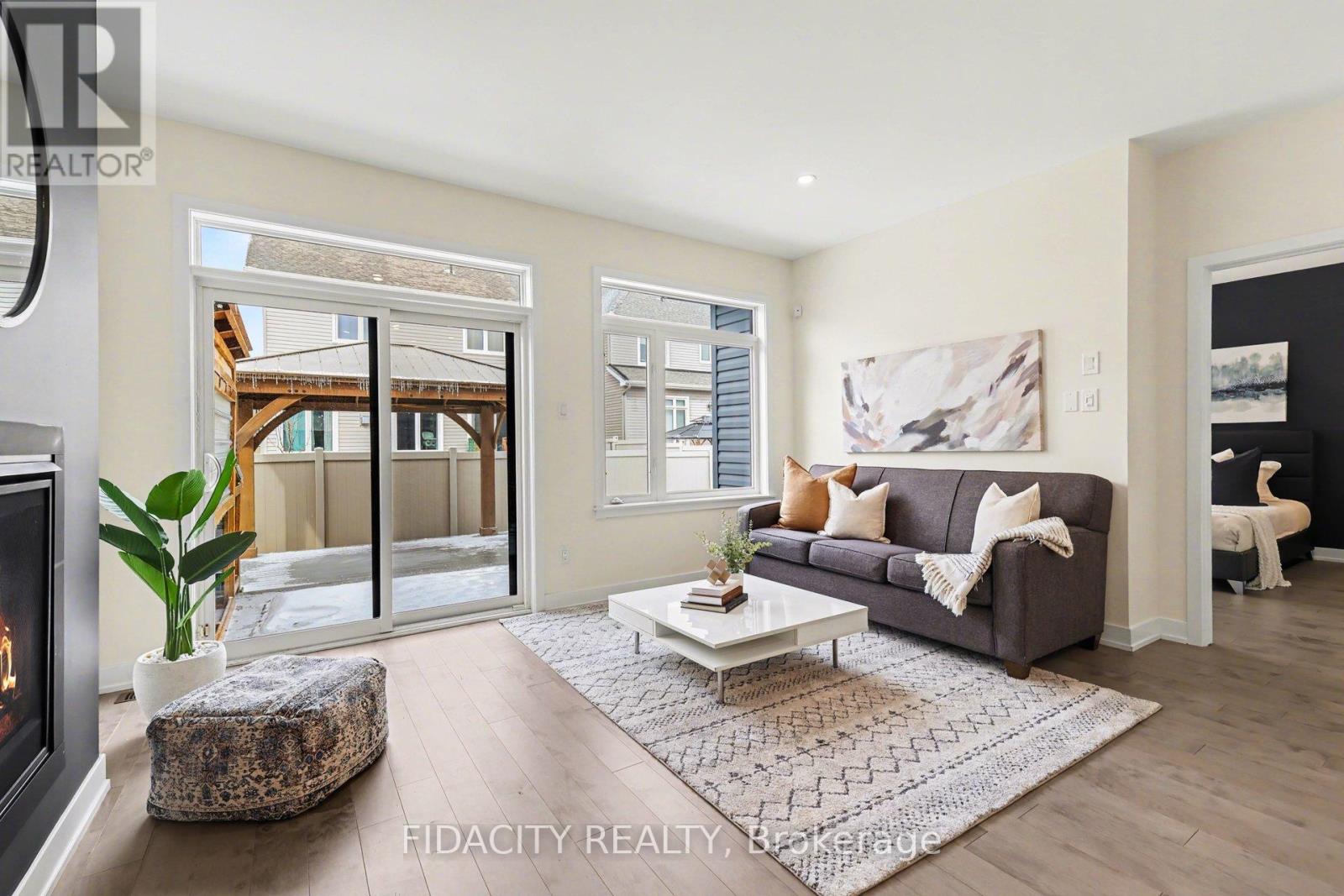 565 BOBOLINK RIDGE, Ottawa, Ontario, K2S2P4 — Photo 5