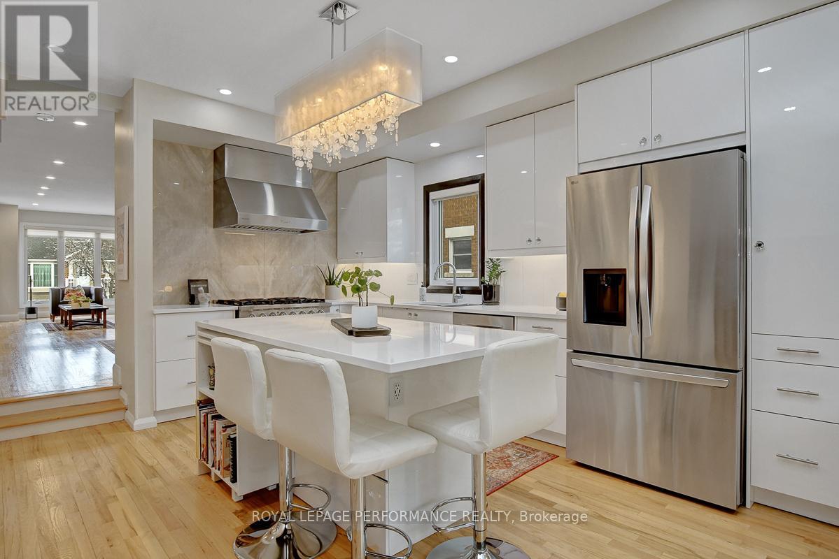 86 WEST PRESLAND ROAD, Ottawa, Ontario, K1K2C3 — Photo 2