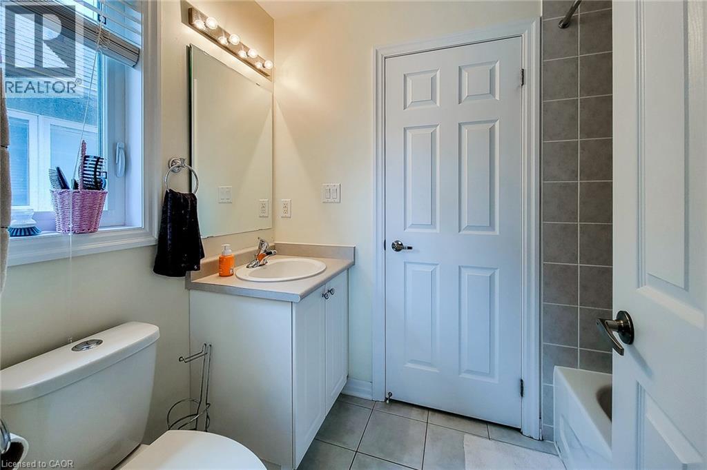 128 MONTREAL Circle, Stoney Creek, Ontario, L8E0C8 — Photo 34