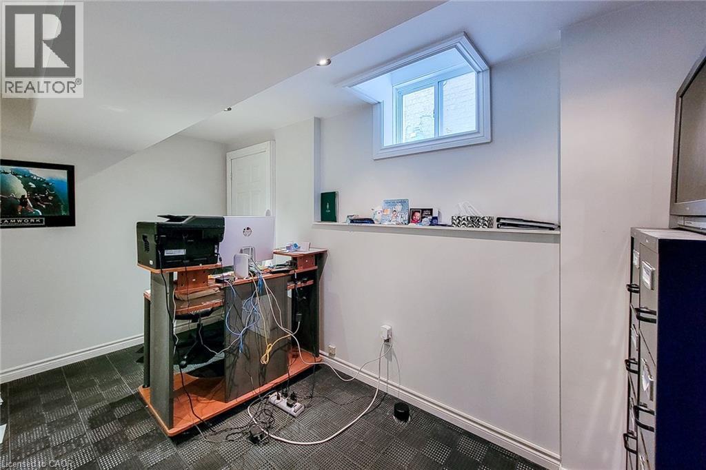 128 MONTREAL Circle, Stoney Creek, Ontario, L8E0C8 — Photo 39