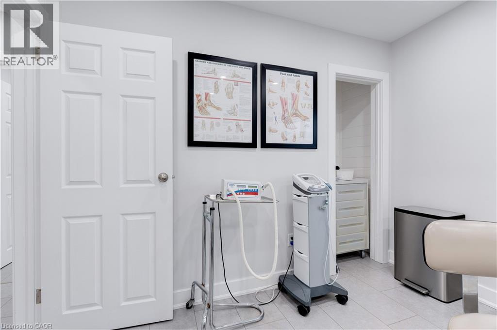 2409 WALKER'S Line, Burlington, Ontario, L7M4K1 — Photo 10