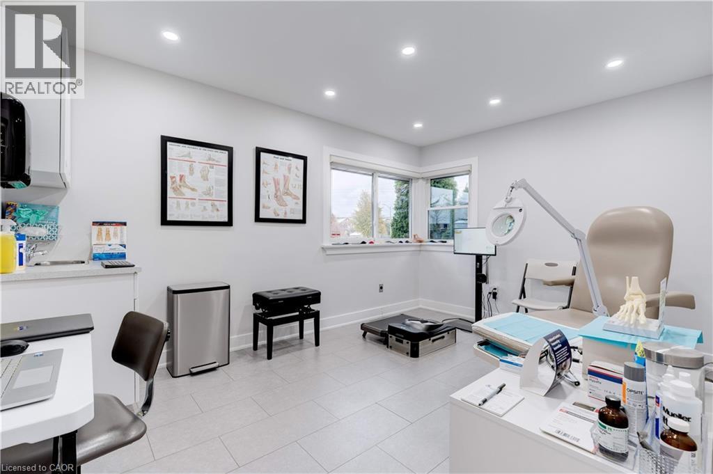 2409 WALKER'S Line, Burlington, Ontario, L7M4K1 — Photo 11